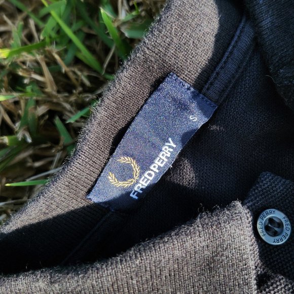 Fred Perry Black and Gold Polo - Picture 3 of 4